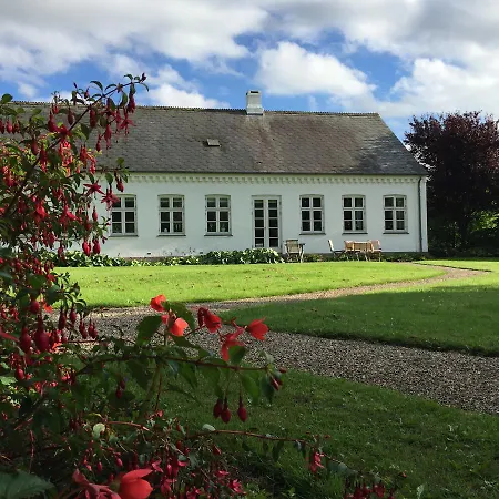 ベッド・アンド・ブレックファスト Bb Birkum