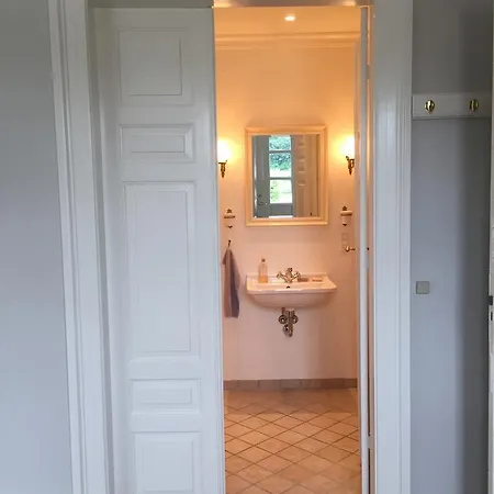 Bb ベッド・アンド・ブレックファスト Birkum